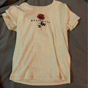 a cute fitted holister tshirt, size small :)